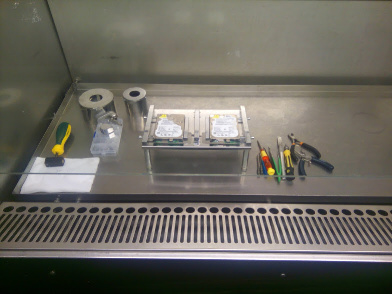 Class 100 Flow Cabinet for Data Recovery